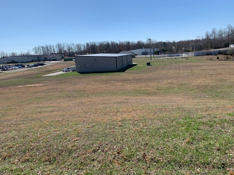 More Photos Of 170 Budco Ln, Elizabethtown Warehouse For Lease