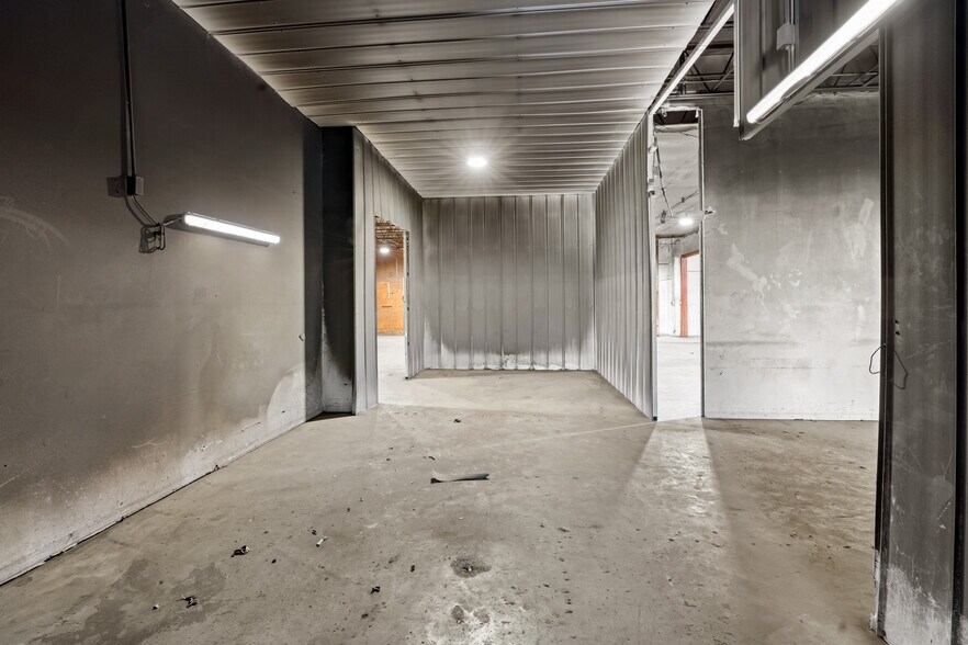 More Photos Of 1118 N Magnolia Ave, Ocala Warehouse For Sale