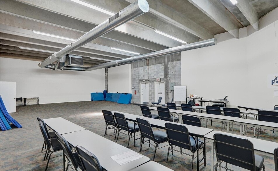 More Photos Of 10269 NW 46th St, Sunrise Light Distribution For Sale