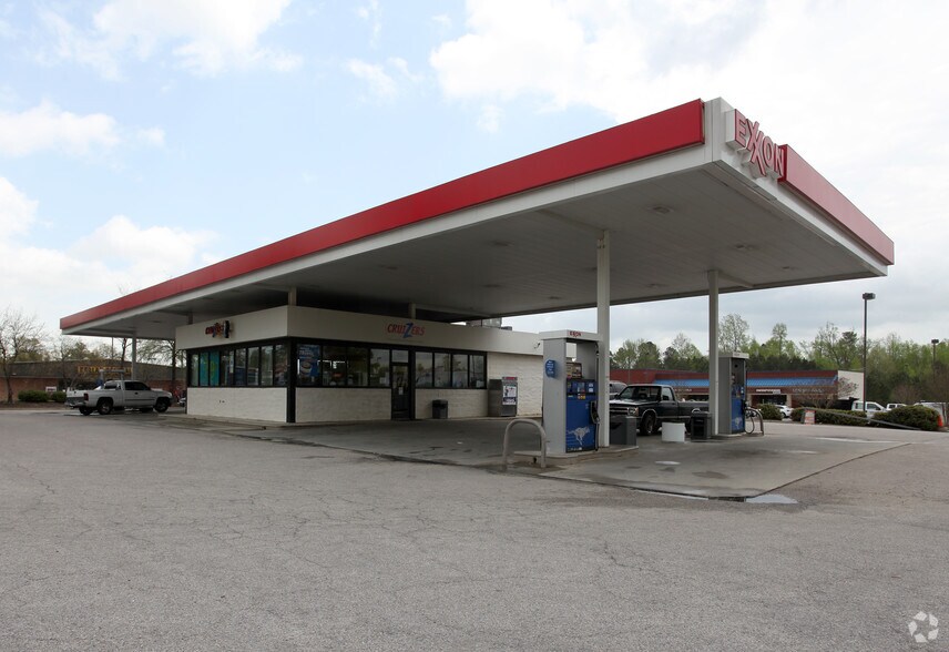 More Photos Of 401-411 S Main St, Rolesville Unknown For Lease