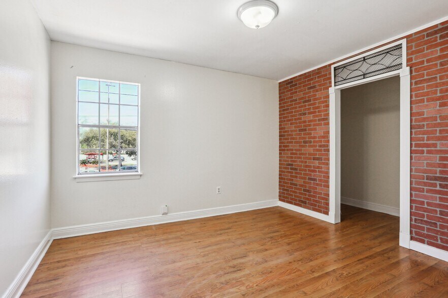 More Photos Of 134 N Broad St, New Orleans Office For Lease