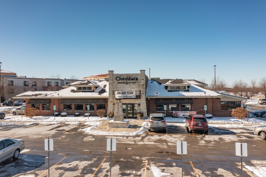 More Photos Of 105 Remington Blvd, Bolingbrook Restaurant For Sale