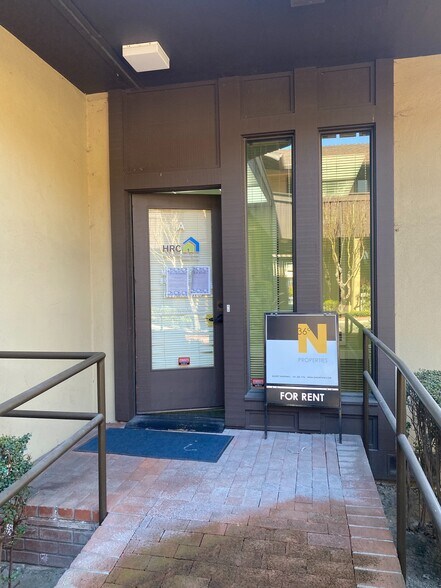 More Photos Of 201 John St, Salinas Office For Lease