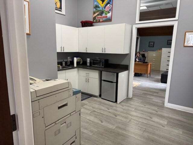 More Photos Of 20265 Ventura Blvd, Woodland Hills Office For Lease