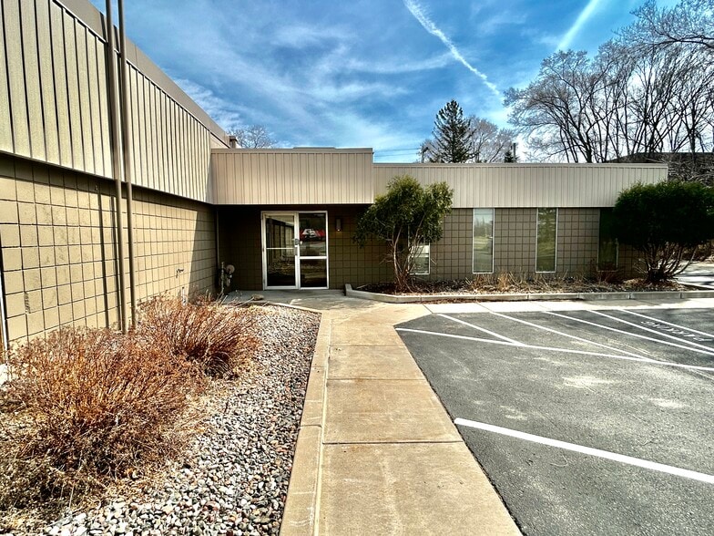 More Photos Of 8535 NE Central Ave, Blaine Office For Sale