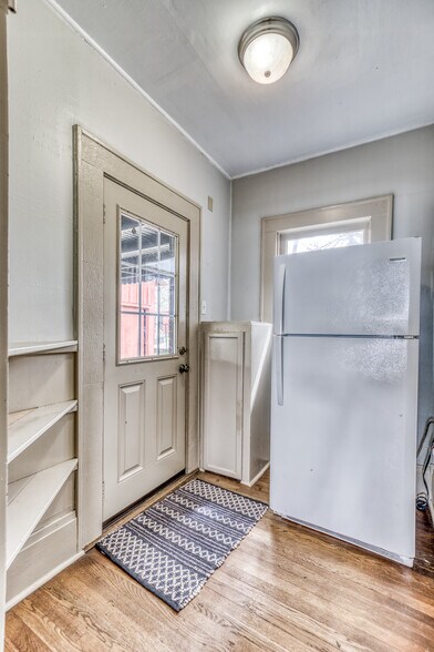 More Photos Of 404 W Main St, Bellville Office Residential For Sale