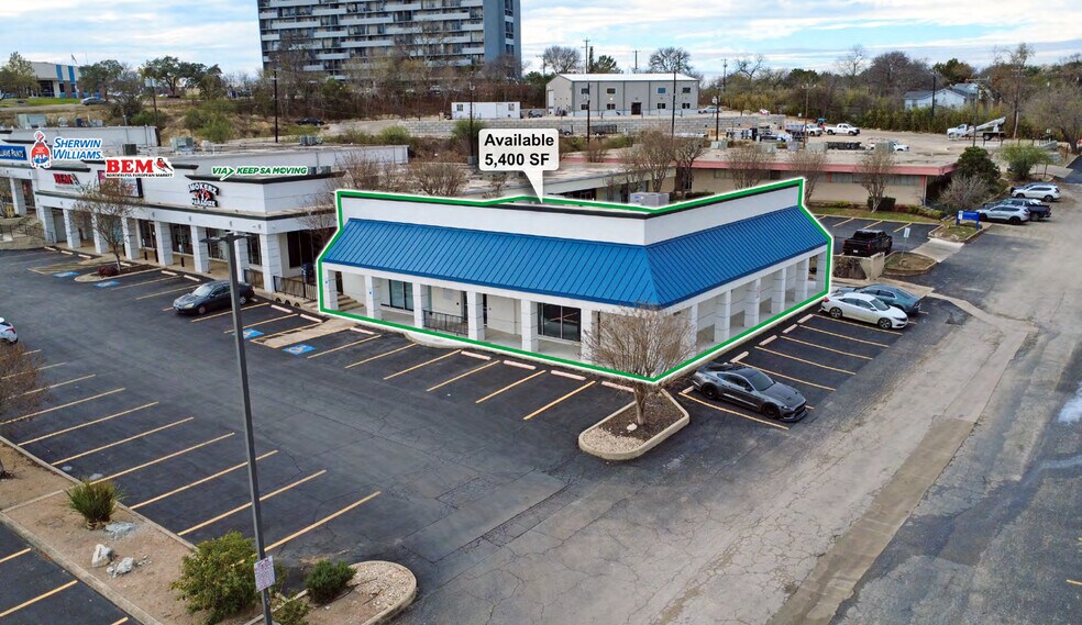 More Photos Of 7049-7075 San Pedro Ave, San Antonio Storefront For Lease