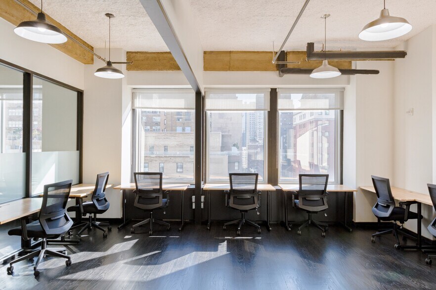 More Photos Of 261 Madison Ave, New York Coworking Space