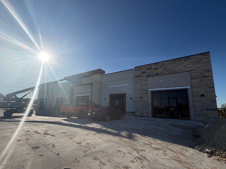 More Photos Of 1012 Municipal Dr, Leander Storefront For Sale