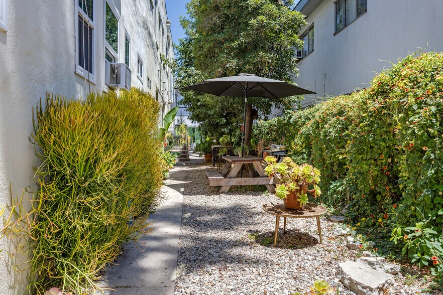 More Photos Of 1534 Winona Blvd, Los Angeles Apartments For Sale