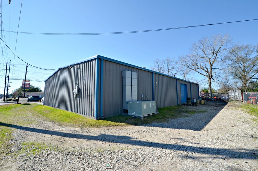 More Photos Of 4010 Main Ave, Groves Freestanding For Lease