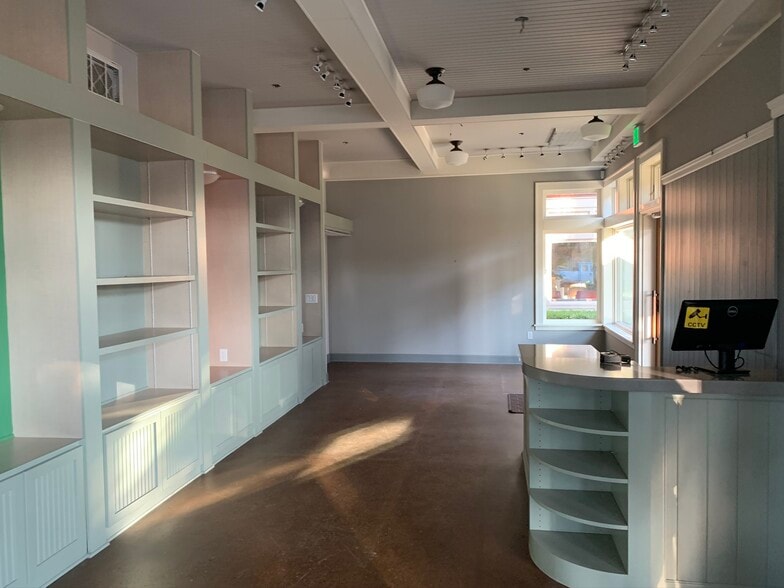 More Photos Of 303 Main St, Dayton General Retail For Lease