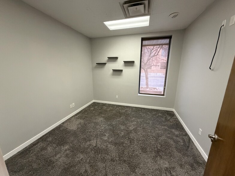 More Photos Of 885-895 Railroad St, Elko Medical For Lease