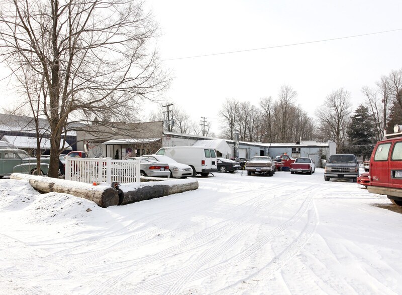 More Photos Of 8080 Grand St, Dexter Auto Repair For Sale