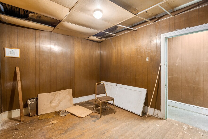 More Photos Of 2111 Germantown Ave, Philadelphia Bar For Sale