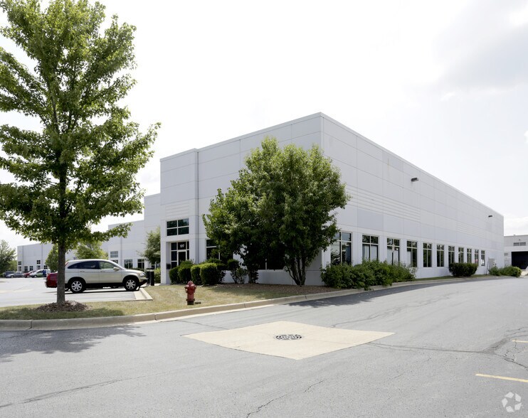 More Photos Of 1201-1217 W Remington Blvd, Romeoville Warehouse For Lease