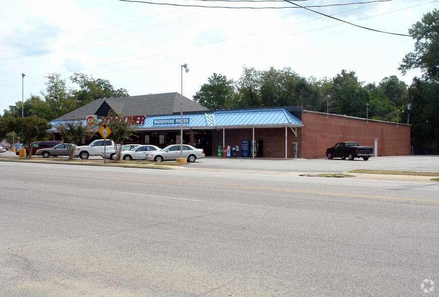More Photos Of 331 W Carolina Ave, Hartsville Supermarket For Sale