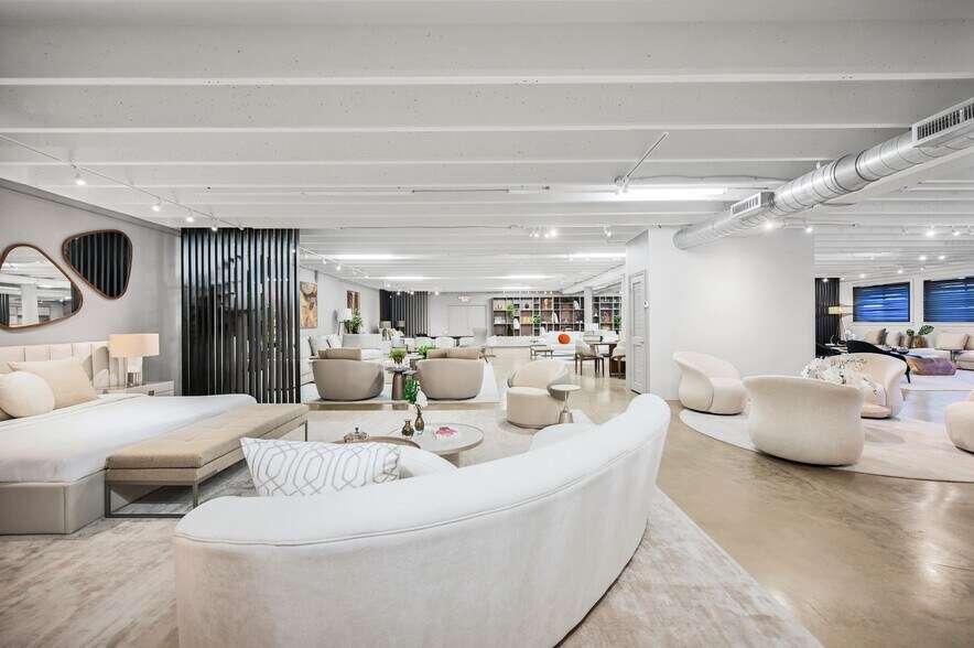 More Photos Of 294 NW 54th St, Miami Showroom For Lease