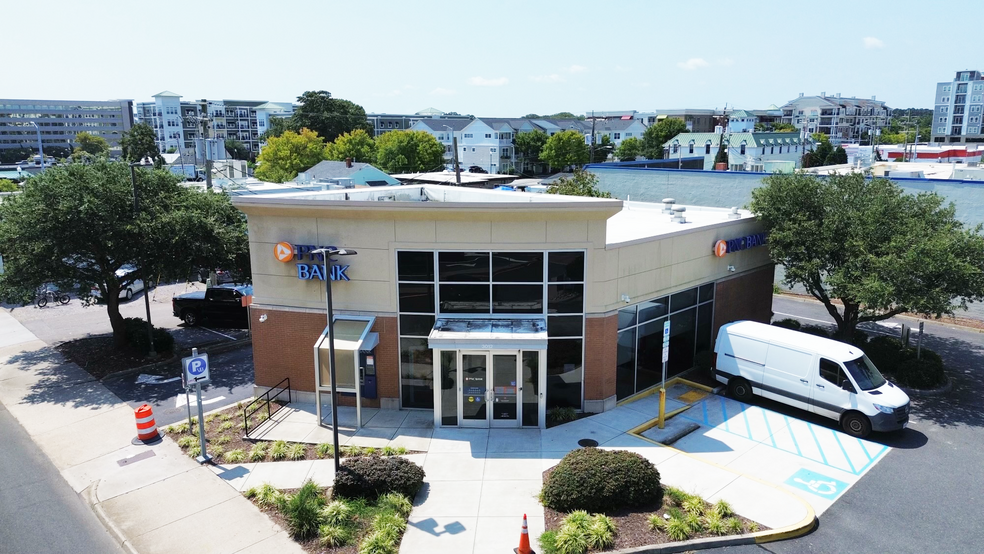 Primary Photo Of 3012 Pacific Ave, Virginia Beach Bank For Sale