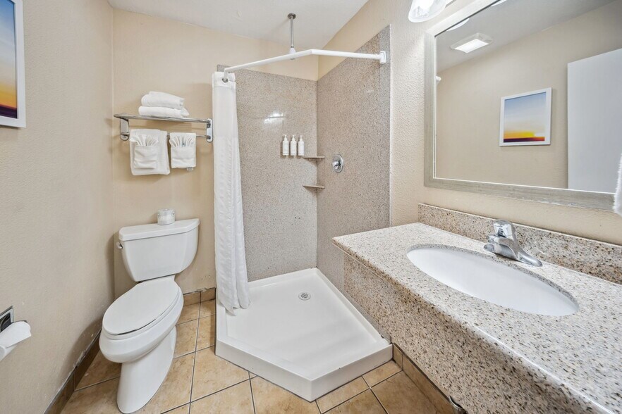 More Photos Of 839 E Main St, Santa Maria Hotel For Sale