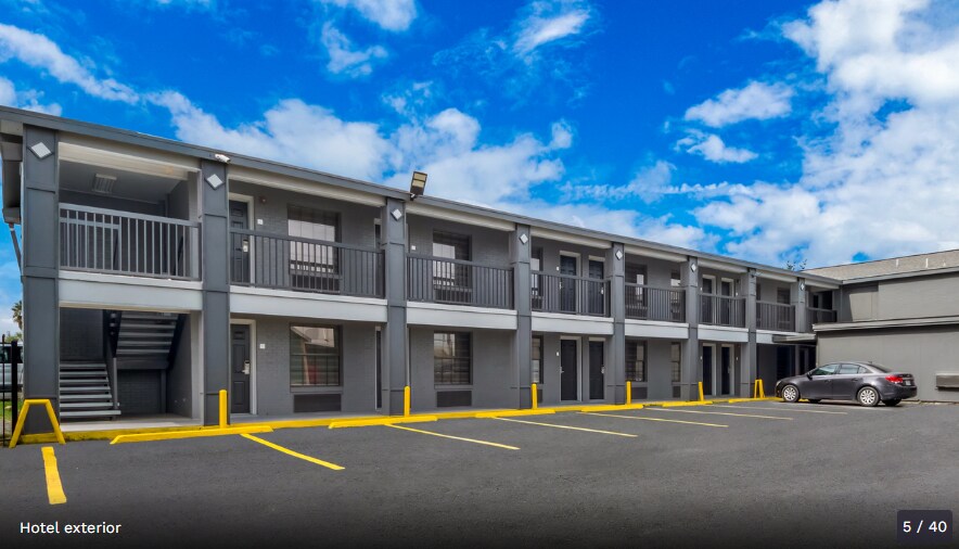 More Photos Of 2620 Santa Ursula Ave, Laredo Hotel For Sale