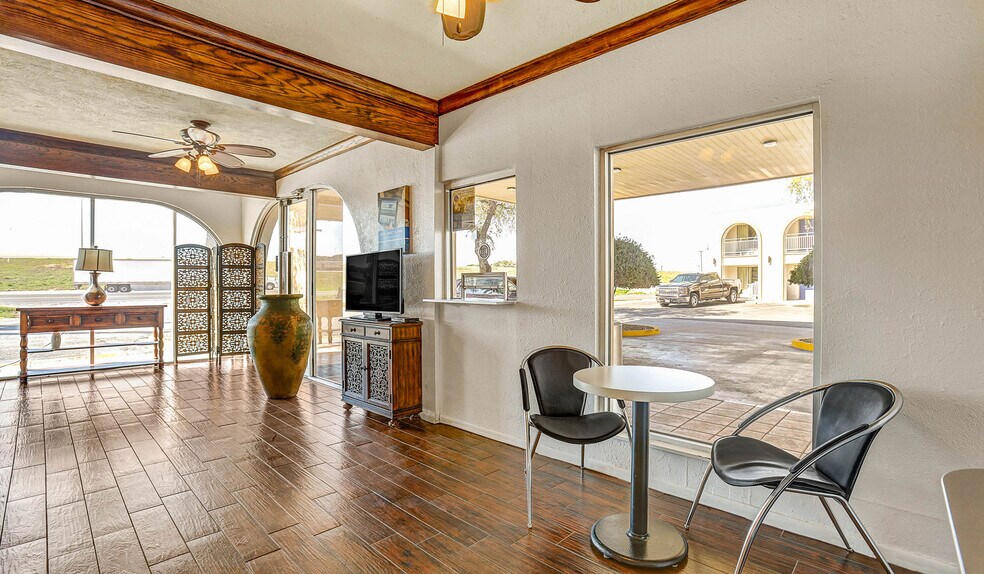 More Photos Of 1312 N Service Rd, Sonora Hotel For Sale