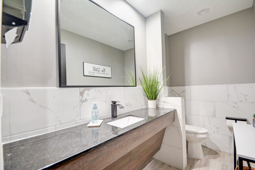 More Photos Of 26615 Oak Ridge Dr, The Woodlands Office For Lease