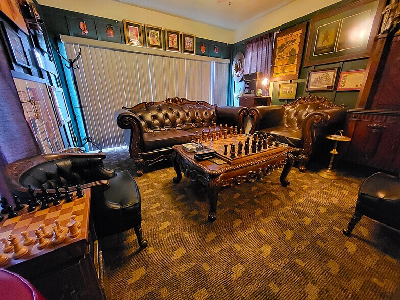 More Photos Of 1209 W 7th St, Joplin Office For Sale