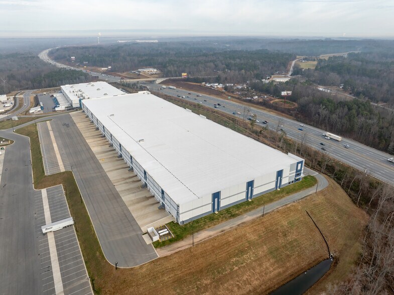 More Photos Of 2860 Stadium Dr, Kannapolis Distribution For Lease