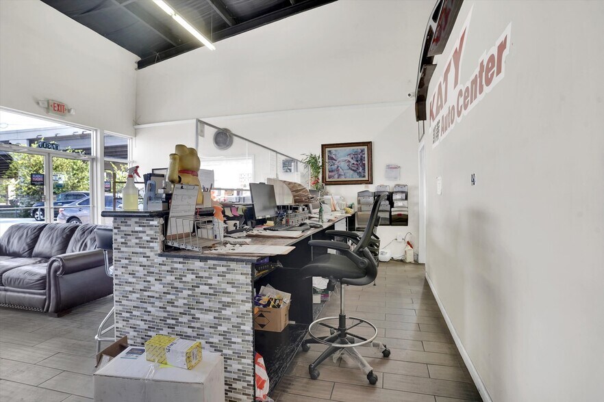 More Photos Of 17306 Alief Clodine Rd, Richmond Auto Repair For Sale
