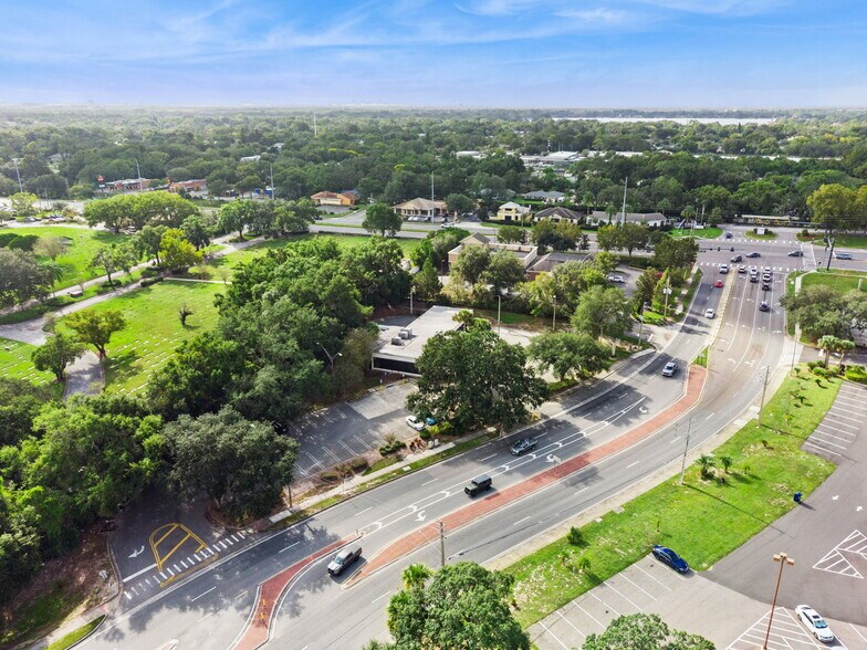 More Photos Of 555 S Hunt Club Blvd, Apopka Bank For Lease
