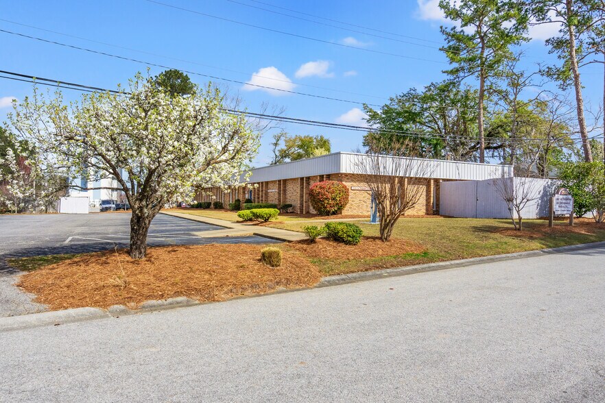 More Photos Of 7510 N Forest Dr, North Charleston Office For Sale