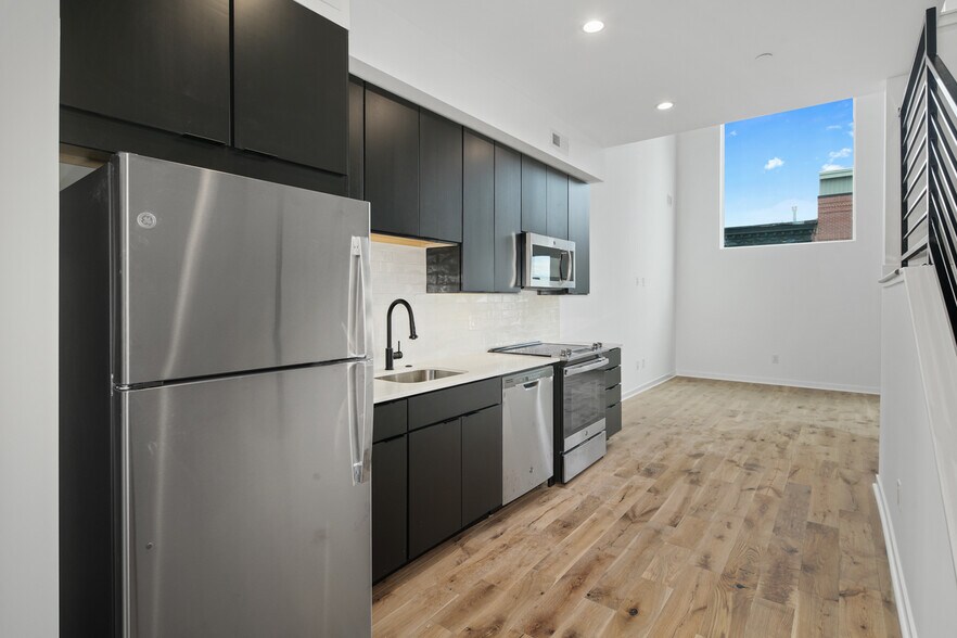 More Photos Of 1246 N Front St, Philadelphia Office For Sale