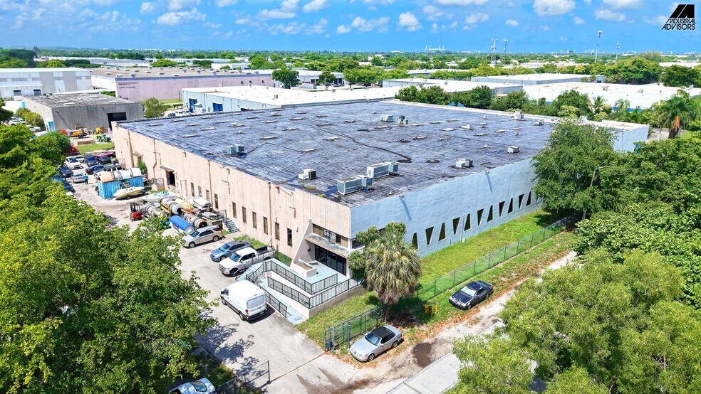 More Photos Of 5601-5603 NW 159th St, Hialeah Manufacturing For Lease