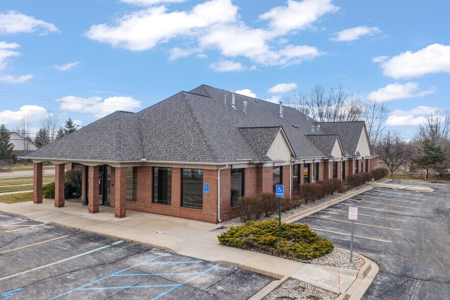 Primary Photo Of 45441 Heydenreich Rd, Macomb Township Medical For Sale