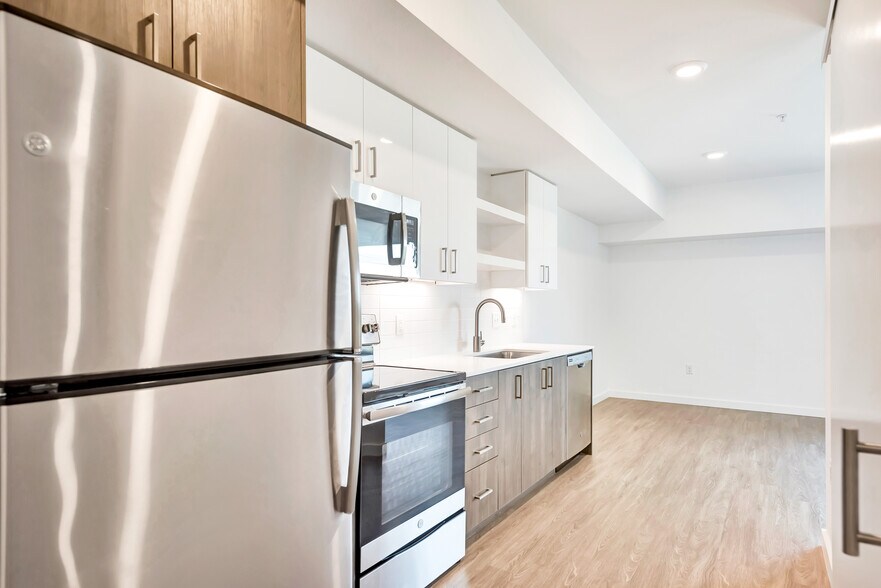 More Photos Of 11125 SE 21st St, Milwaukie Apartments For Lease
