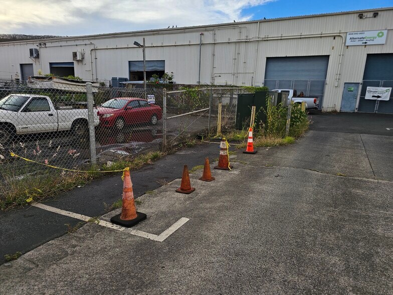 More Photos Of 96-1276-1276 Waihona St, Pearl City Warehouse For Lease