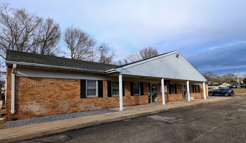More Photos Of 440-450 Waverly Ave, Patchogue Office For Sale