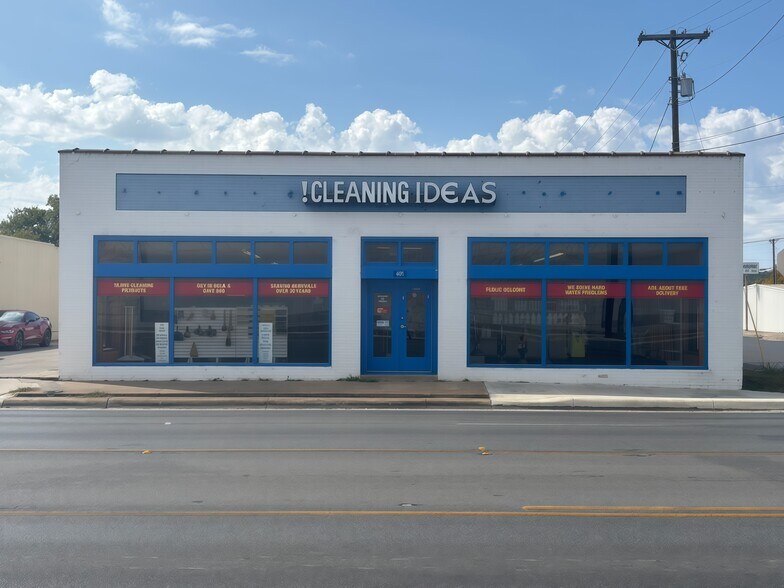 Primary Photo Of 401 Main St, Kerrville General Retail For Sale