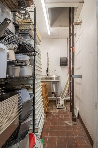 More Photos Of 127 S Main St, Ellenville Fast Food For Sale
