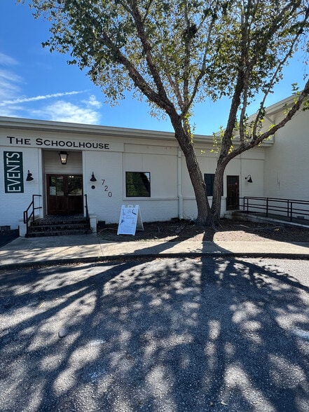More Photos Of 720 Magnolia Rd, Charleston Office For Lease
