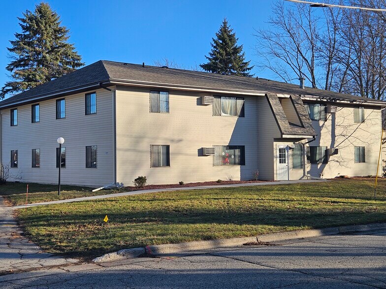 More Photos Of 1811 Michigan St, Sturgeon Bay Multifamily For Sale