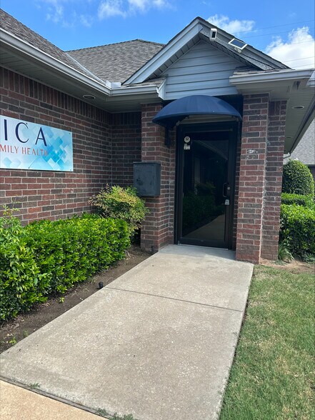 More Photos Of 4525 S Klein Ave, Oklahoma City Office For Lease