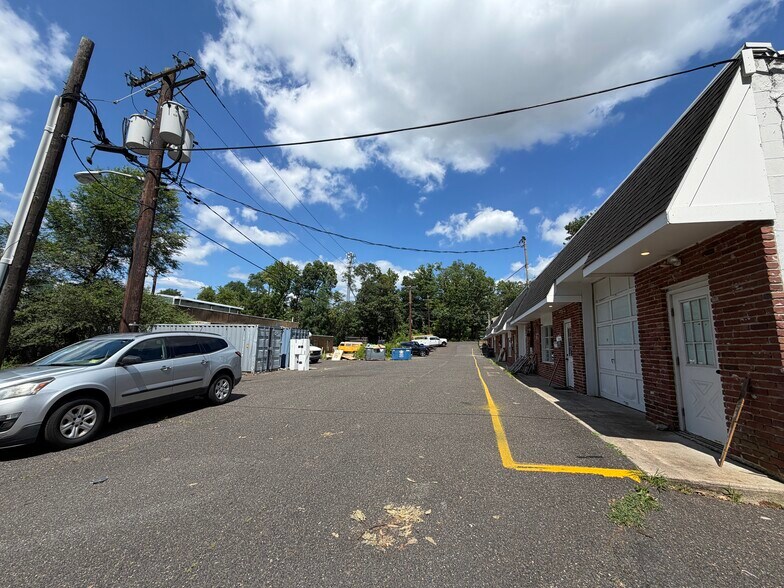 More Photos Of 521 Irish Hill Rd, Runnemede Light Distribution For Sale