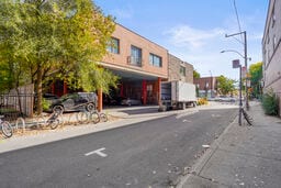 More Photos Of 505-511 Rue Rachel E, Montréal Storefront Retail Office For Sale