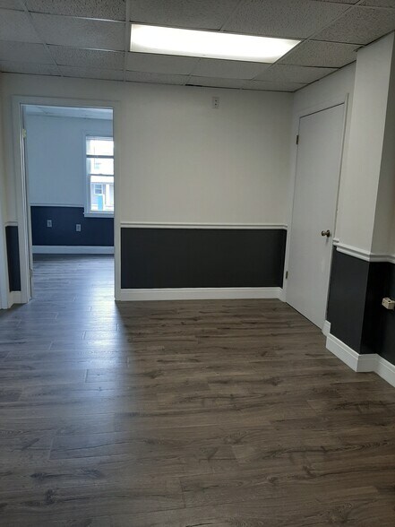 More Photos Of 11565 Perry Hwy, Wexford Storefront Retail Office For Lease