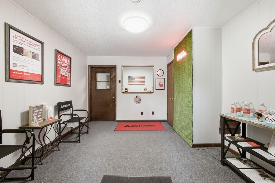 More Photos Of 119 Gateway Ave, Rockwood Office Residential For Sale