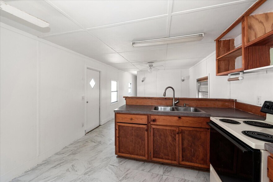 More Photos Of 380 San Jose St, North Fort Myers Manufactured Housing Mobile Home Park For Sale