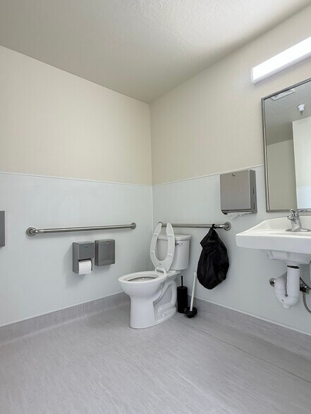 More Photos Of 936 Detroit Ave, Concord Flex For Lease