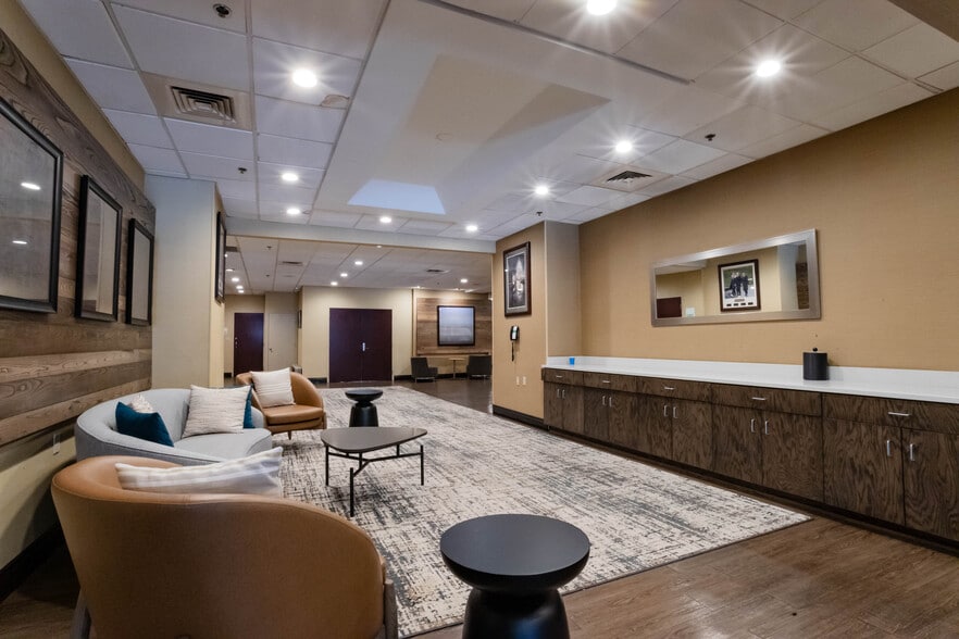 More Photos Of 600 Interstate 30, Little Rock Hotel For Sale